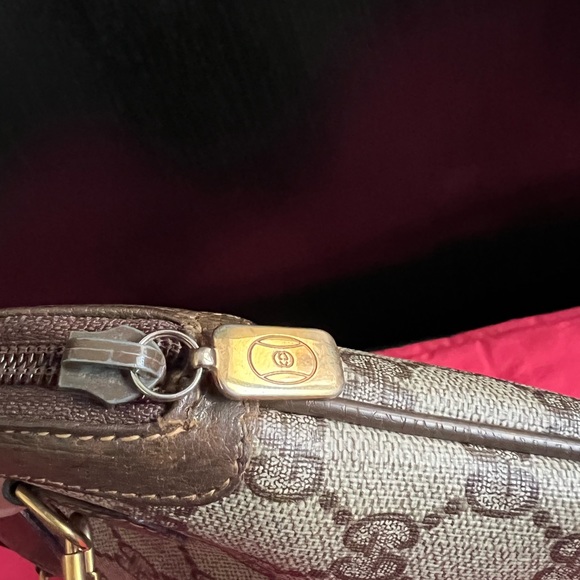 🤩⭐️HOST PICK ⭐️🤩 Gucci Vintage Sling Bag. - Picture 6 of 13